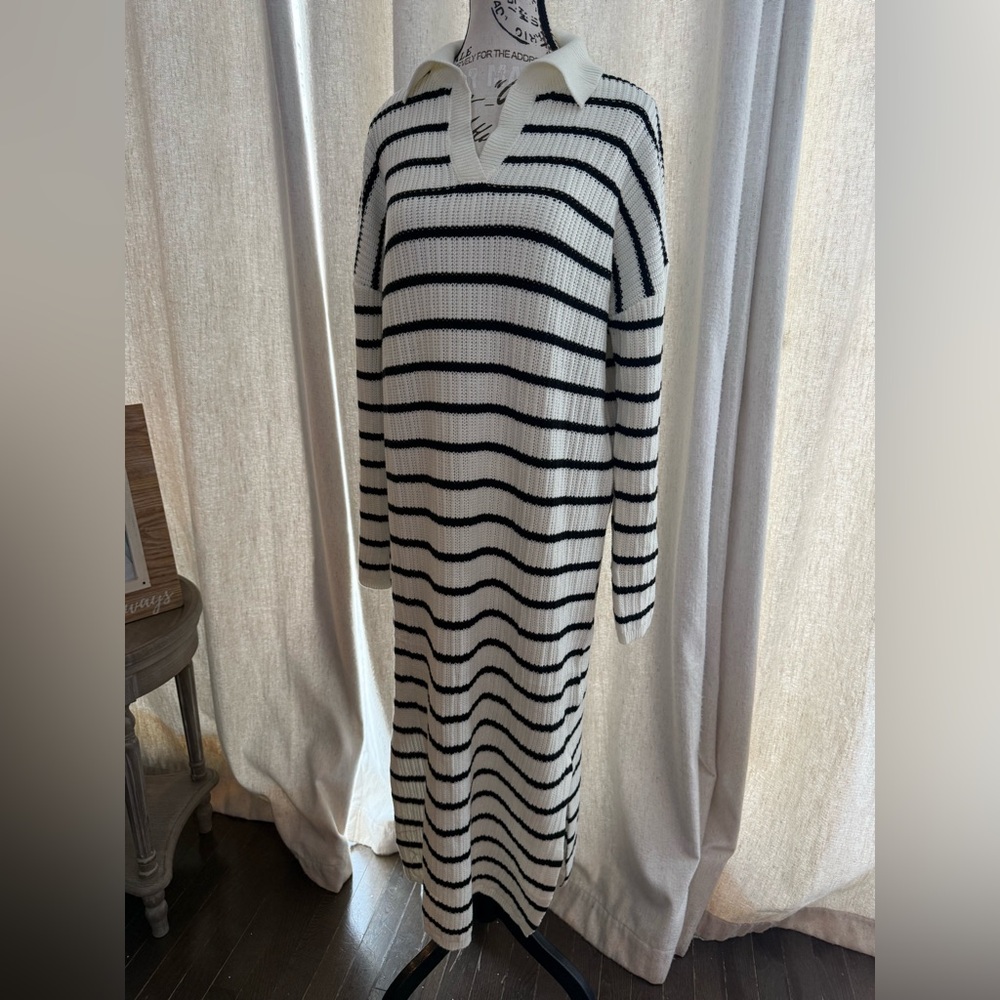 Chic Striped Knit Maxi Dress